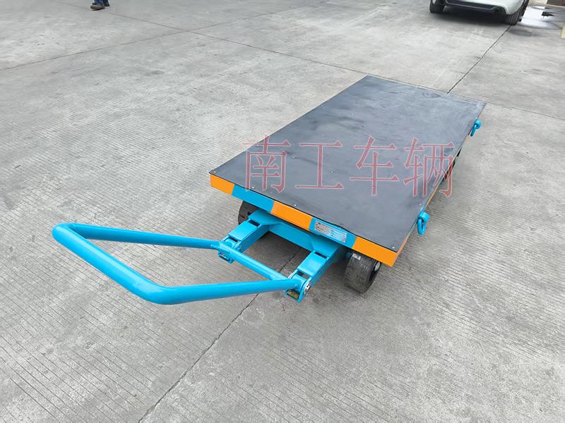 3吨小型九州登录官网_九州（中国） 带橡胶垫工具车