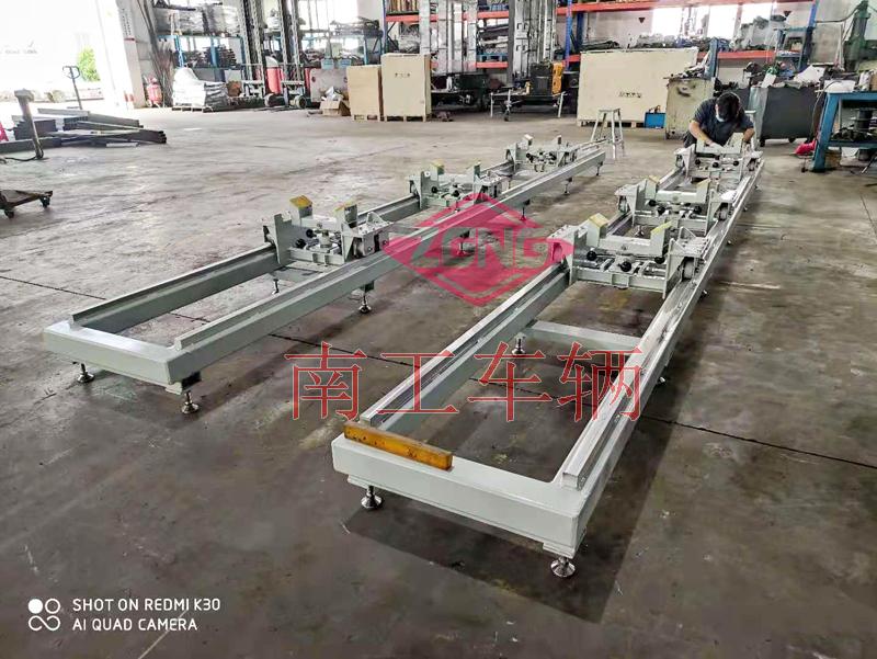 Mobile trolley frame/access pipe support