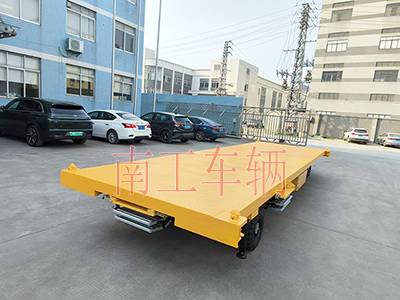 10吨九州登录官网_九州（中国）带液压支腿伸缩梯工具车5I.jpg