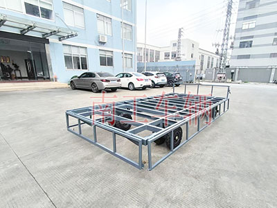 4吨骨架式九州登录官网_九州（中国） 带下翻护栏工具拖车5I.jpg